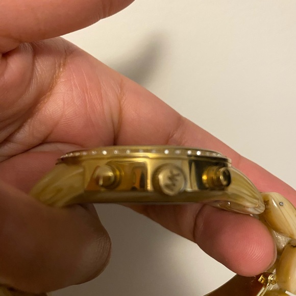 Gold Michael Kors Bracelet watch - Picture 4 of 5